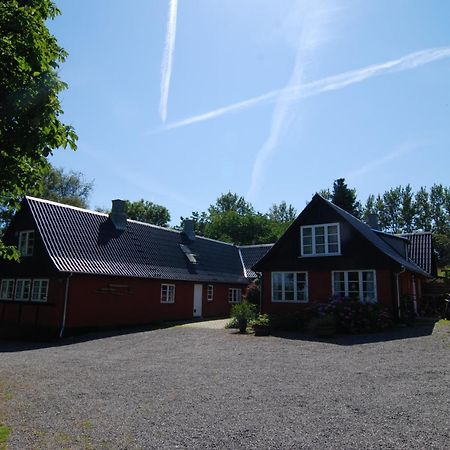 Pyttegarden Apartments Gudhjem Exterior foto